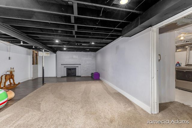 2132 4 Mile Road, Grand Rapids, MI 49525