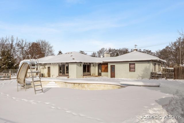 2132 4 Mile Road, Grand Rapids, MI 49525