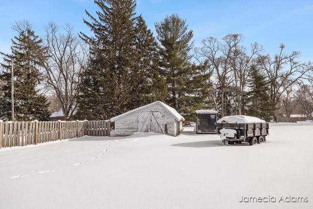 2132 4 Mile Road, Grand Rapids, MI 49525