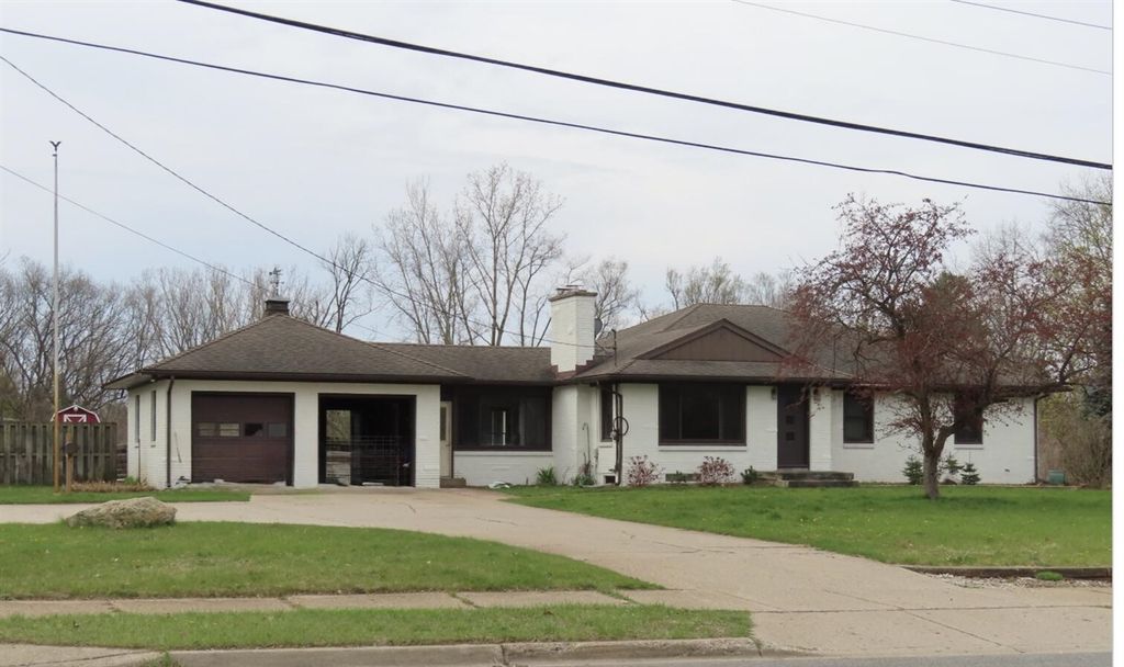 2132 4 Mile Road, Grand Rapids, MI 49525