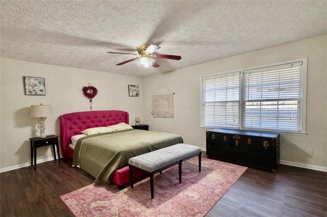 606 Wood Ridge, Woodstock, GA 30189