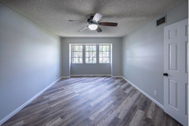 4300 Hazel Avenue D, Palm Beach Gardens, FL 33410