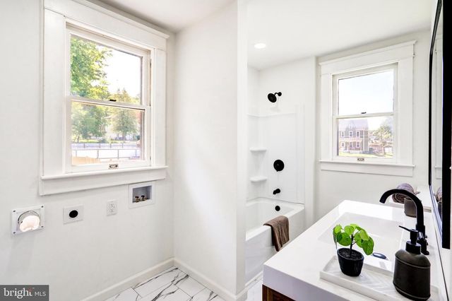 102 MAIN ST, Delta, PA 17314