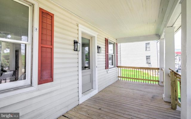 102 MAIN ST, Delta, PA 17314