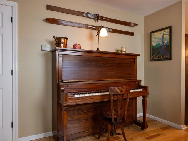 13 Bobolink Circle, Essex, VT 05452