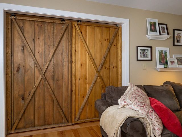 13 Bobolink Circle, Essex, VT 05452