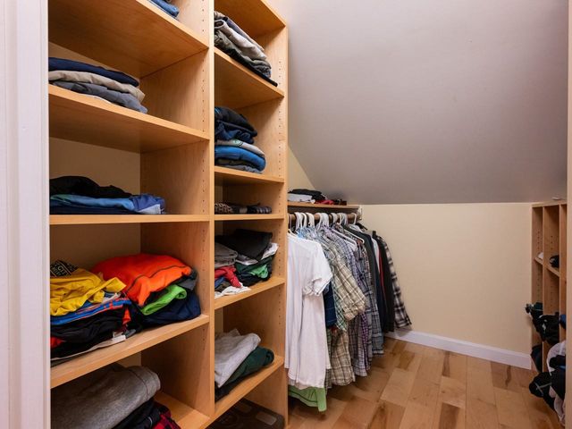 13 Bobolink Circle, Essex, VT 05452