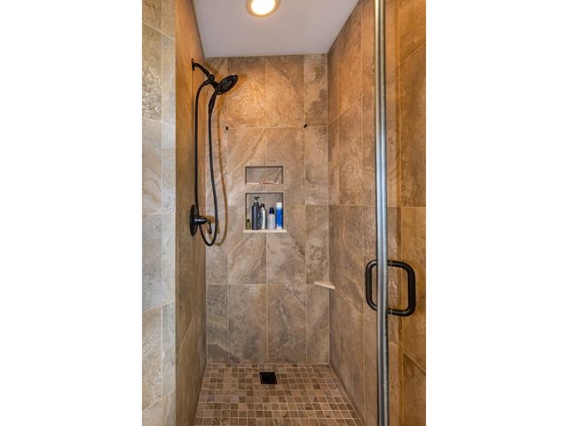 13 Bobolink Circle, Essex, VT 05452