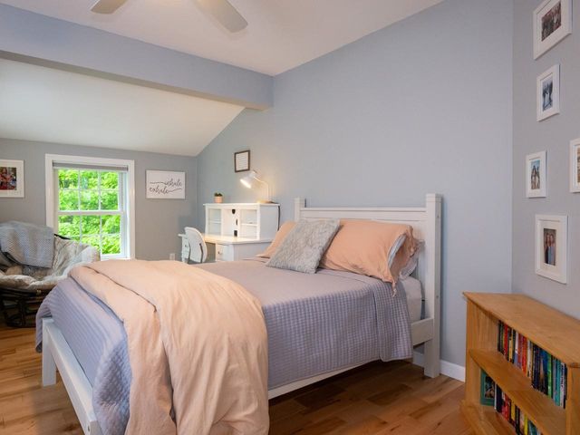 13 Bobolink Circle, Essex, VT 05452