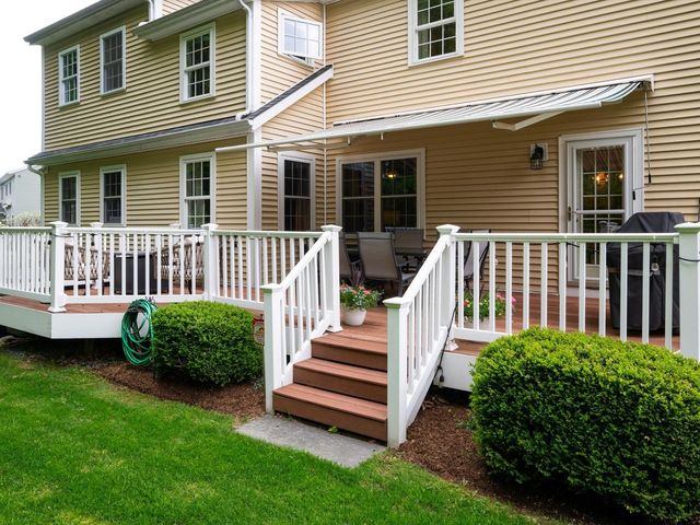 13 Bobolink Circle, Essex, VT 05452