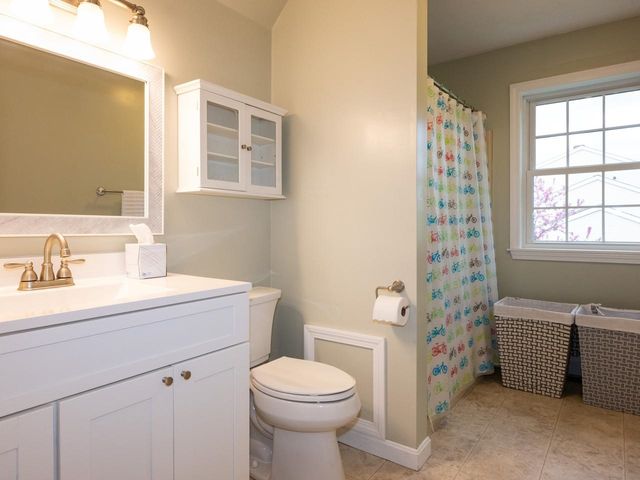 13 Bobolink Circle, Essex, VT 05452