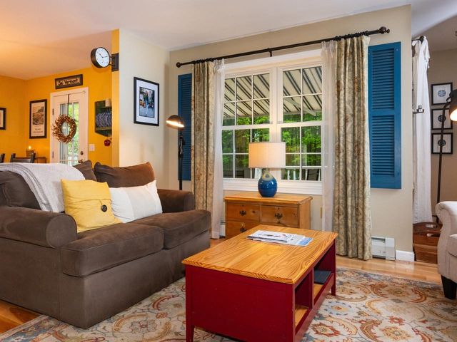 13 Bobolink Circle, Essex, VT 05452