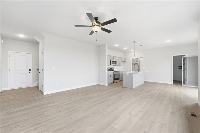3020 NW 96th Street, Kansas City, MO 64154