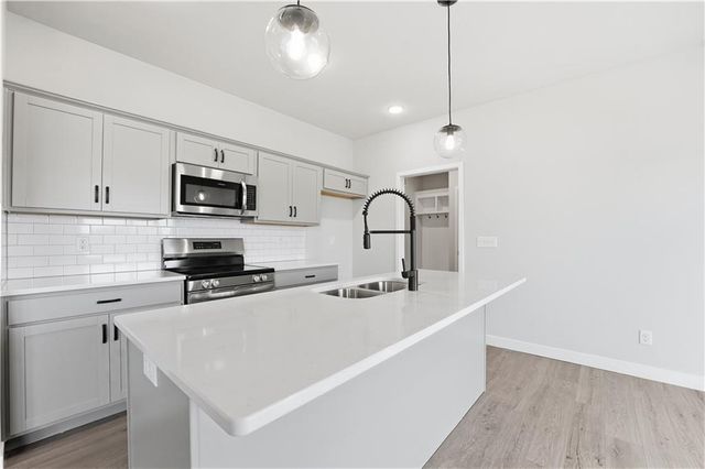 3020 NW 96th Street, Kansas City, MO 64154