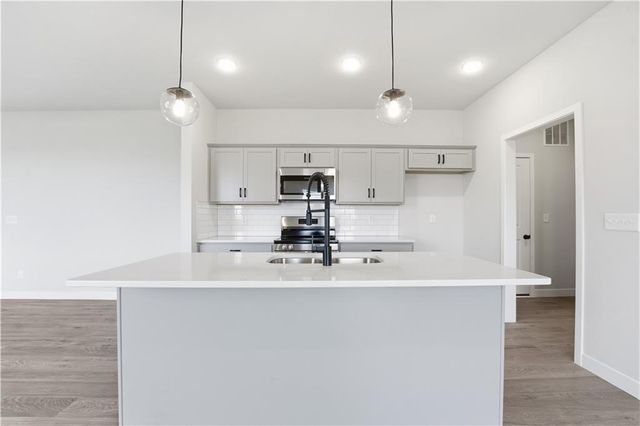 3020 NW 96th Street, Kansas City, MO 64154