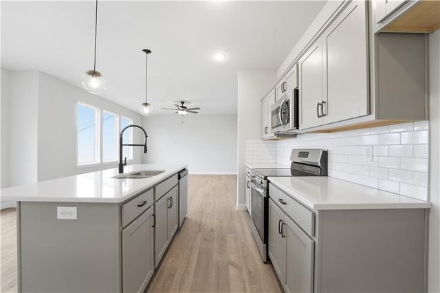 3020 NW 96th Street, Kansas City, MO 64154