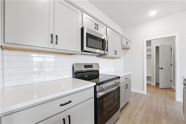 3020 NW 96th Street, Kansas City, MO 64154