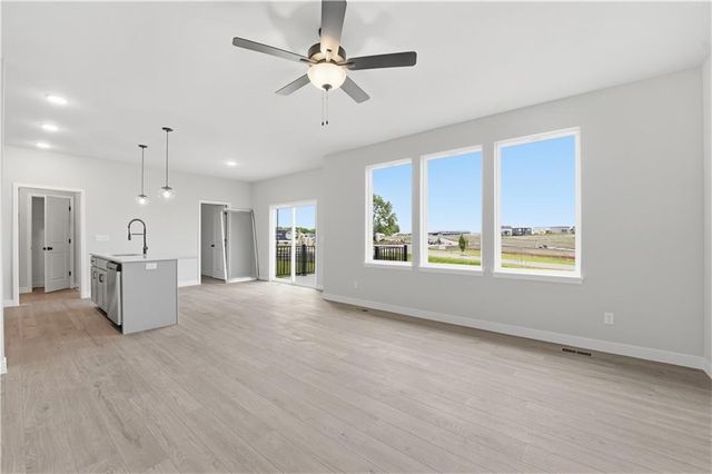 3020 NW 96th Street, Kansas City, MO 64154