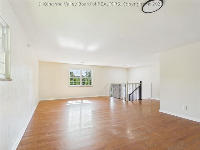 1709 Winding Hills Drive, Charleston, WV 25320