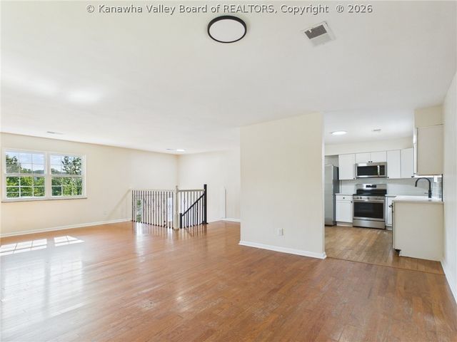 1709 Winding Hills Drive, Charleston, WV 25320