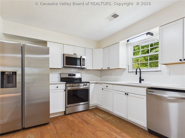 1709 Winding Hills Drive, Charleston, WV 25320