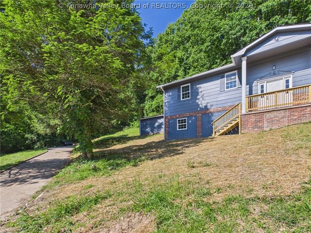 1709 Winding Hills Drive, Charleston, WV 25320