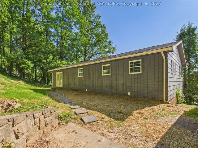 1709 Winding Hills Drive, Charleston, WV 25320