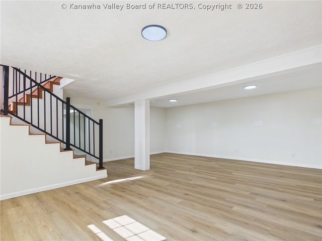 1709 Winding Hills Drive, Charleston, WV 25320