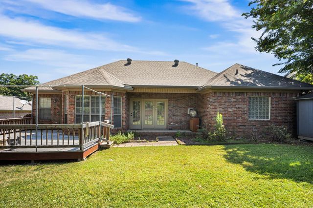 130 Fontainbleau Drive, Maumelle, AR 72113