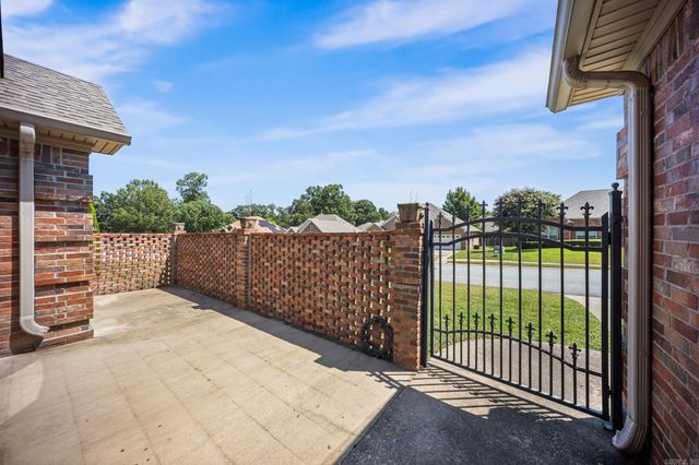 130 Fontainbleau Drive, Maumelle, AR 72113