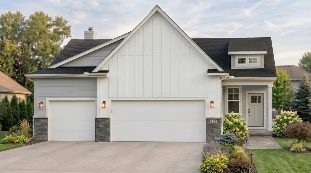 445 NW Independence Circle, Waukee, IA 50263