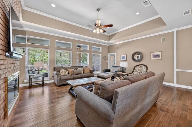 2701 Massachusetts Bay Drive, Arlington, TX 76001