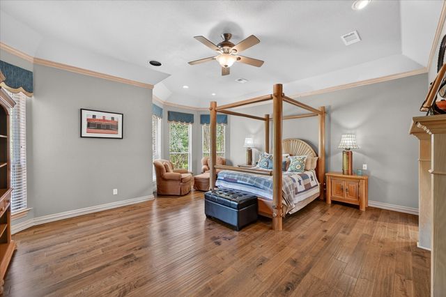 2701 Massachusetts Bay Drive, Arlington, TX 76001