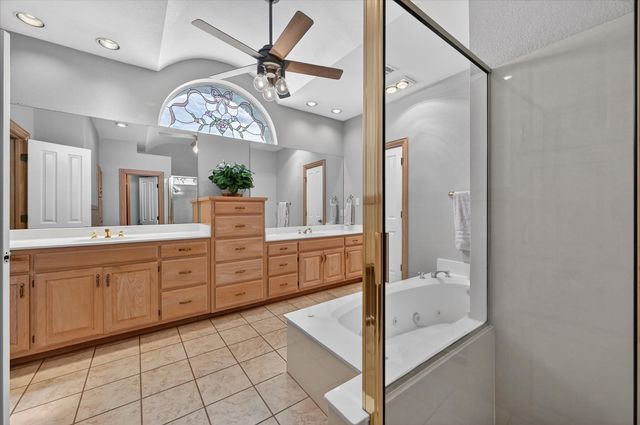 2701 Massachusetts Bay Drive, Arlington, TX 76001