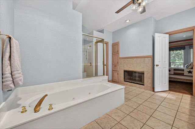 2701 Massachusetts Bay Drive, Arlington, TX 76001