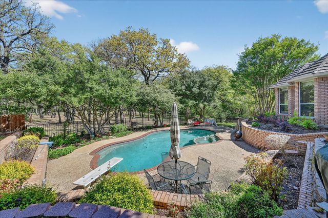 2701 Massachusetts Bay Drive, Arlington, TX 76001