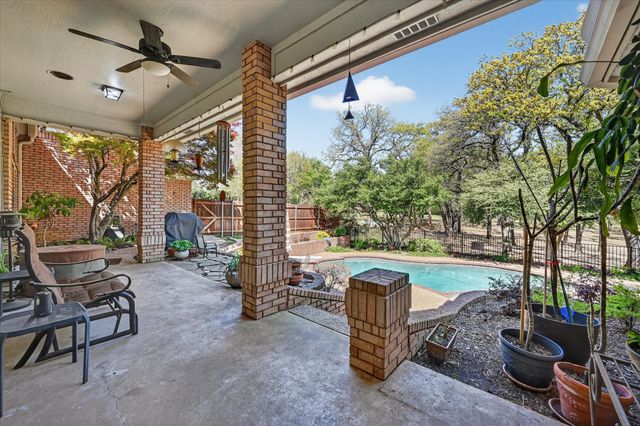 2701 Massachusetts Bay Drive, Arlington, TX 76001