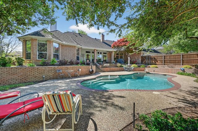 2701 Massachusetts Bay Drive, Arlington, TX 76001