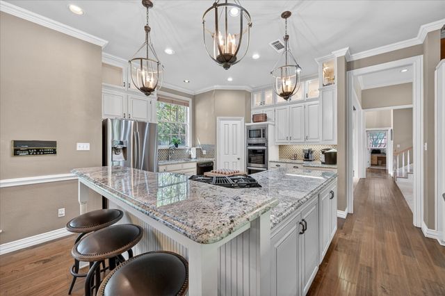 2701 Massachusetts Bay Drive, Arlington, TX 76001