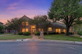 2701 Massachusetts Bay Drive, Arlington, TX 76001