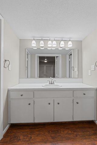 13 Stoney Creek CV, Lakeway, TX 78734
