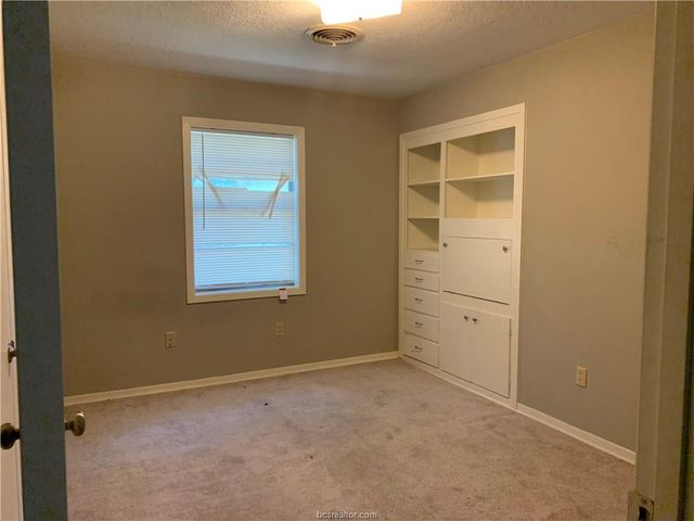 1502 Laura Lane, College Station, TX 77840