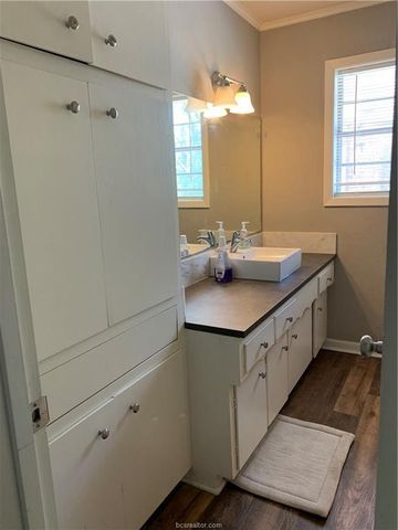 1502 Laura Lane, College Station, TX 77840