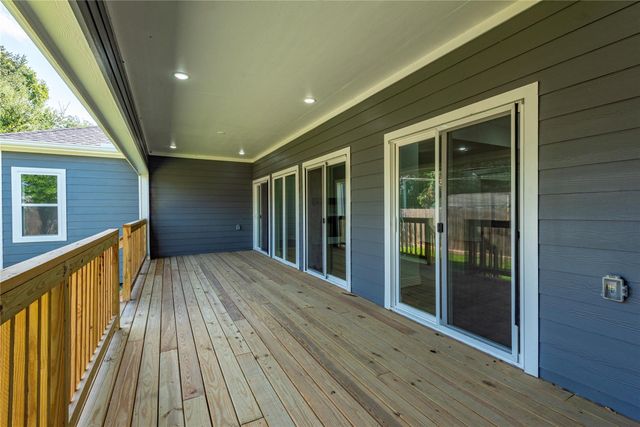 303 Kalmer Street, Pasadena, TX 77502