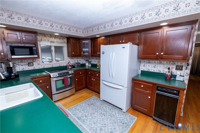 11186 Kenmont Ln, Ashland, VA 23005