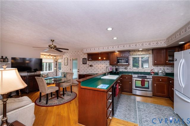 11186 Kenmont Ln, Ashland, VA 23005