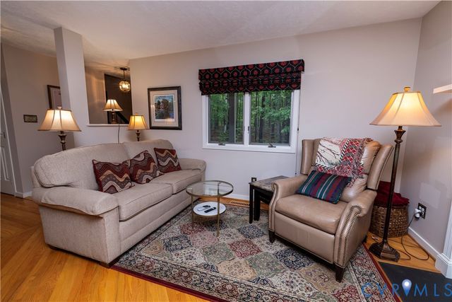11186 Kenmont Ln, Ashland, VA 23005