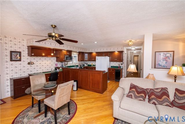 11186 Kenmont Ln, Ashland, VA 23005