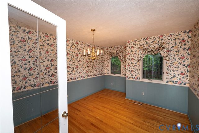 11186 Kenmont Ln, Ashland, VA 23005