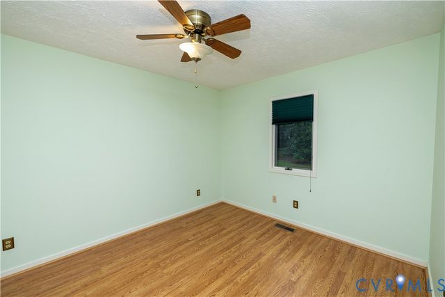 11186 Kenmont Ln, Ashland, VA 23005